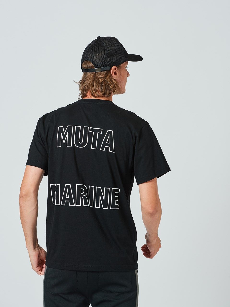 muta Outline Logo Tee / ブラック 【Acanthus×muta】