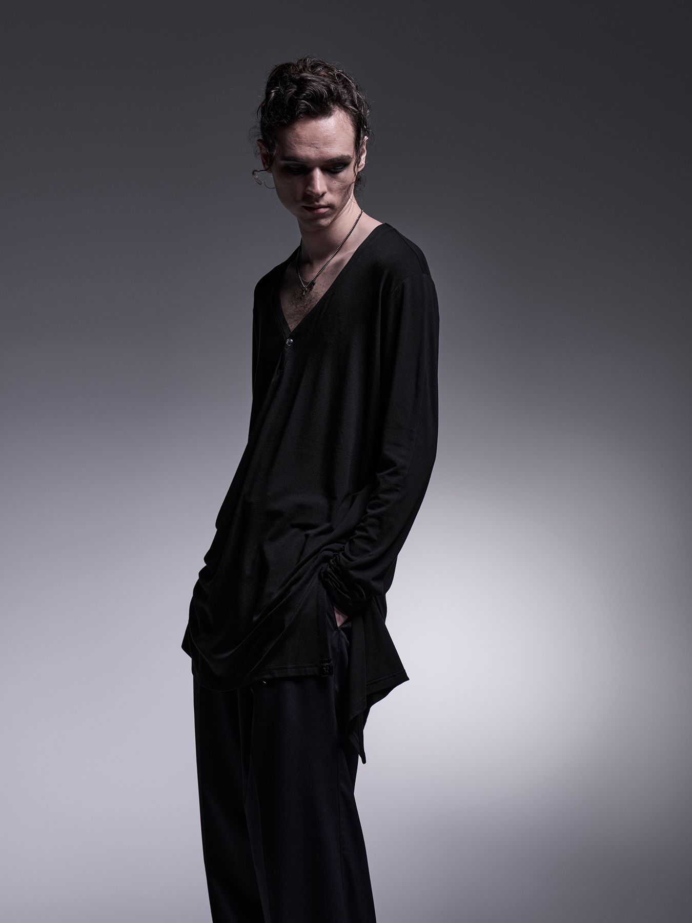 【予約品 7月13日(日) 締切】Henley Flare T-Shirt / ヘンリーネック フレアTシャツ / ブラック