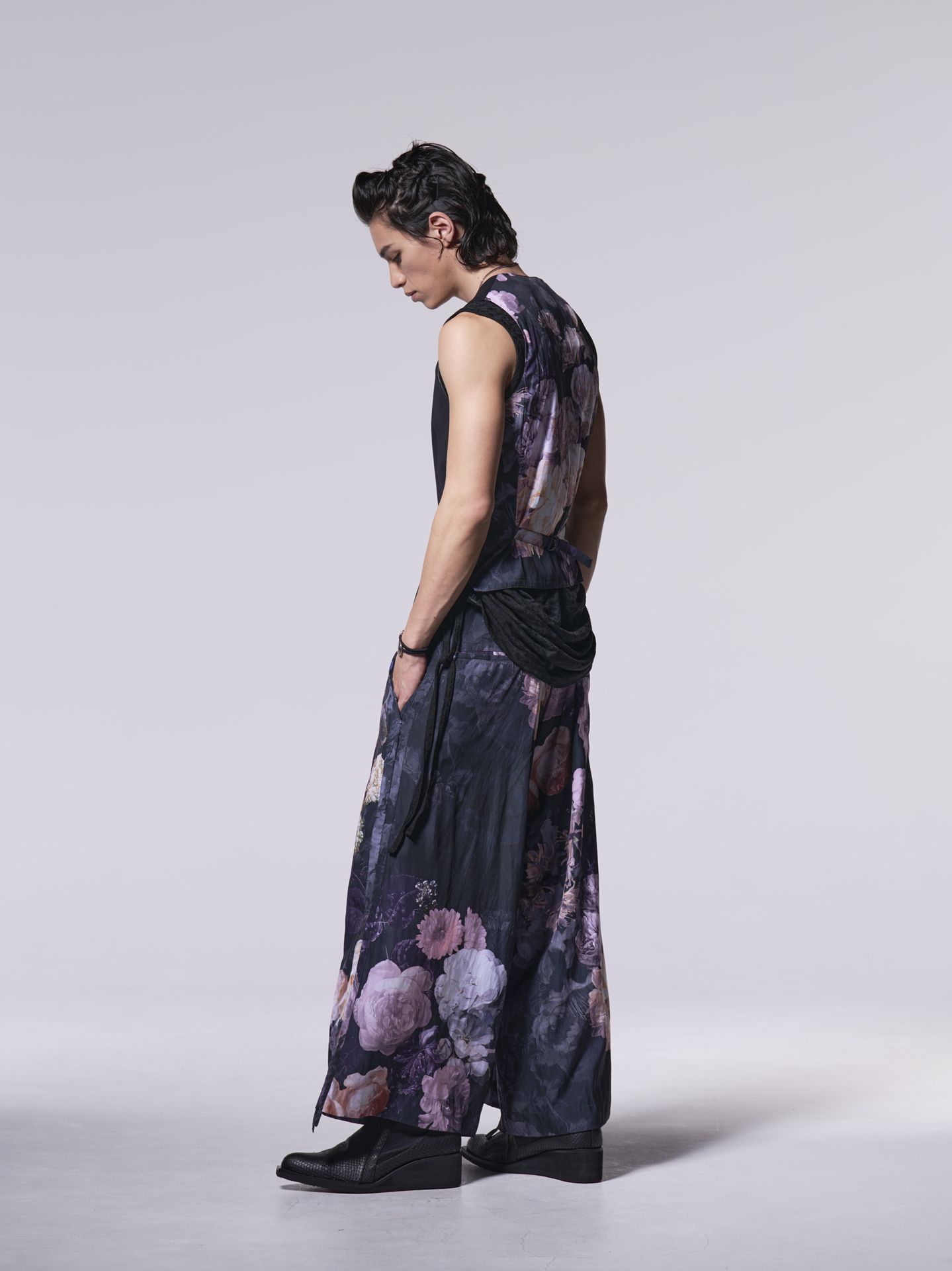 《予約品》 SharringWideTuckSlacks / ワイドタックスラックス / ブラック・フローラ柄