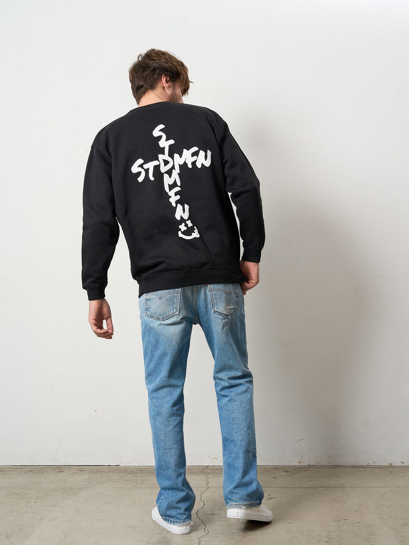 【予約品 5月8日(木) AM10時 締切】 TC裏毛起毛 ロゴクロス発泡プリント&クロスパッチワーク スウェットシャツ / ブラック