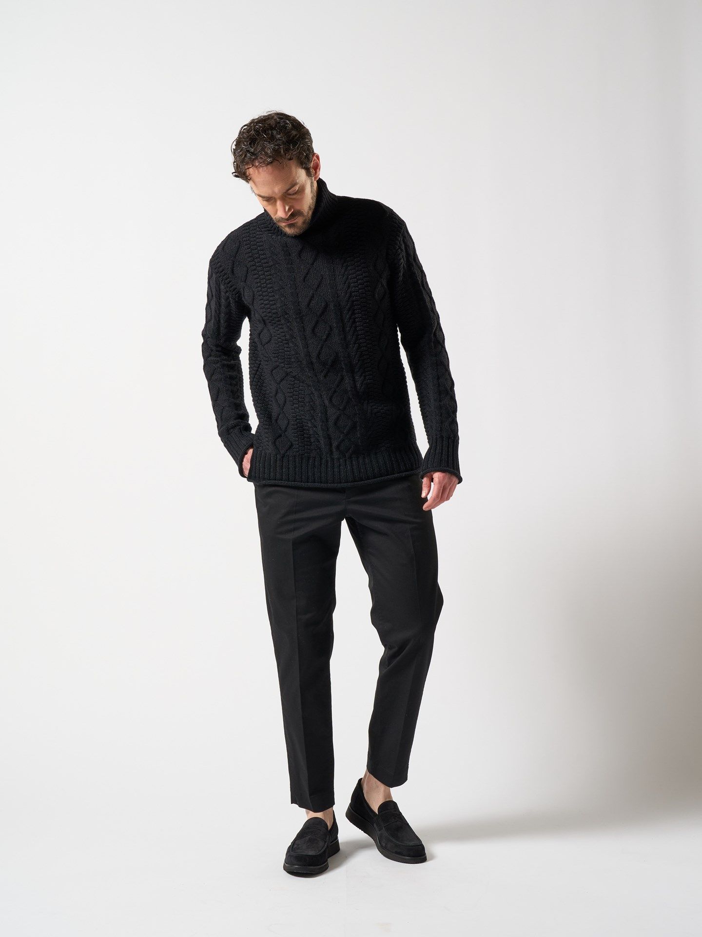 【予約品】 plating cable knit turtle / プルオーバー / ブラック