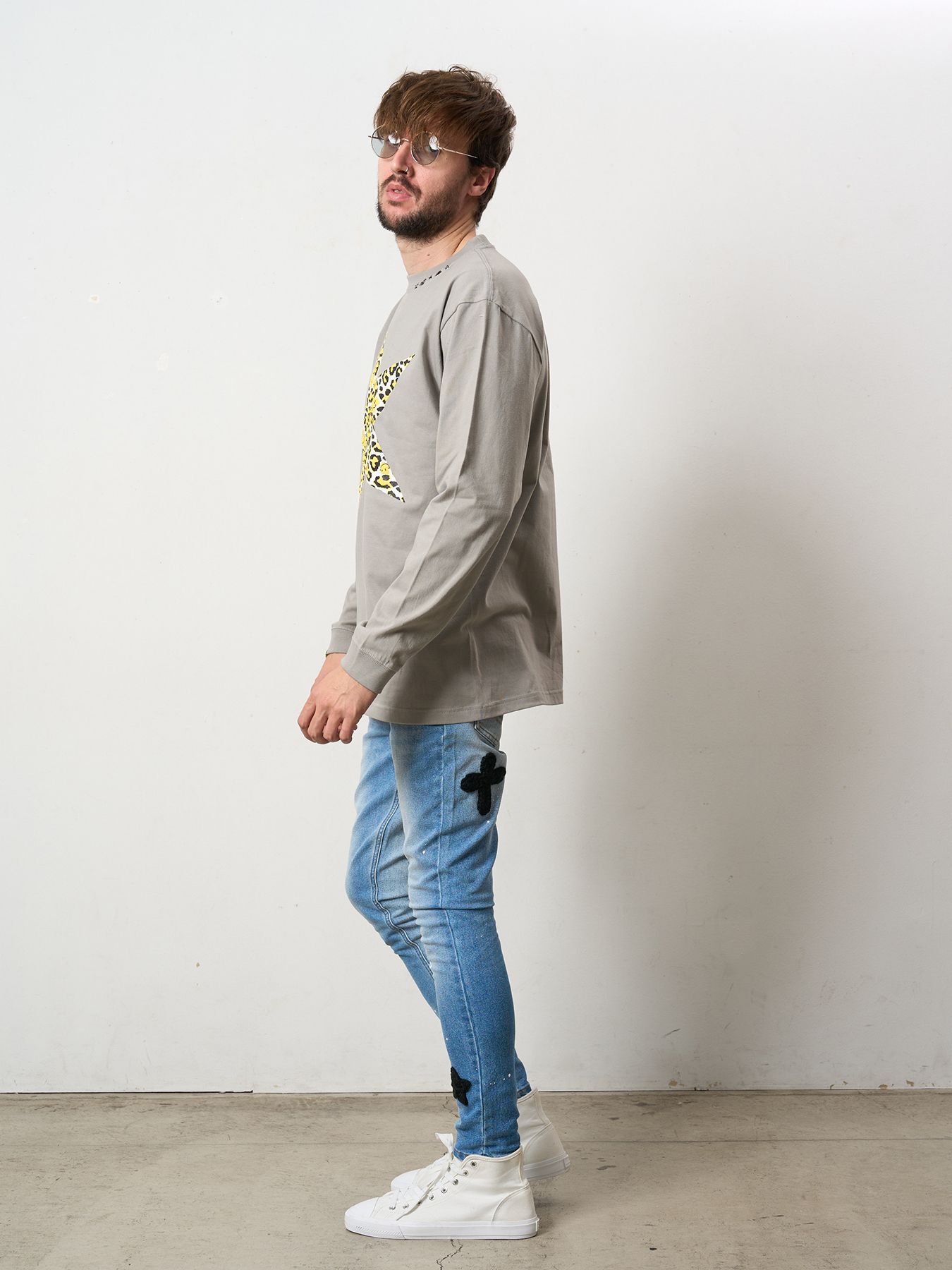 【予約品 5月8日(木) AM10時 締切】 5.6ozコットン天竺 レオパードスタースマイル発泡プリント LS Tシャツ / チャコールグレー