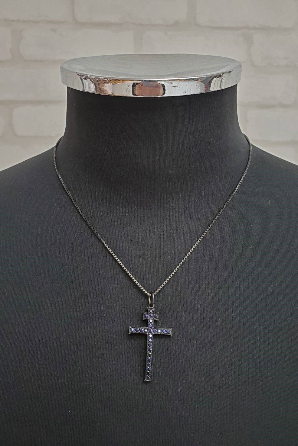 IIV CROSS PENDANT / SV.MATTE BK.SAPPHIRE