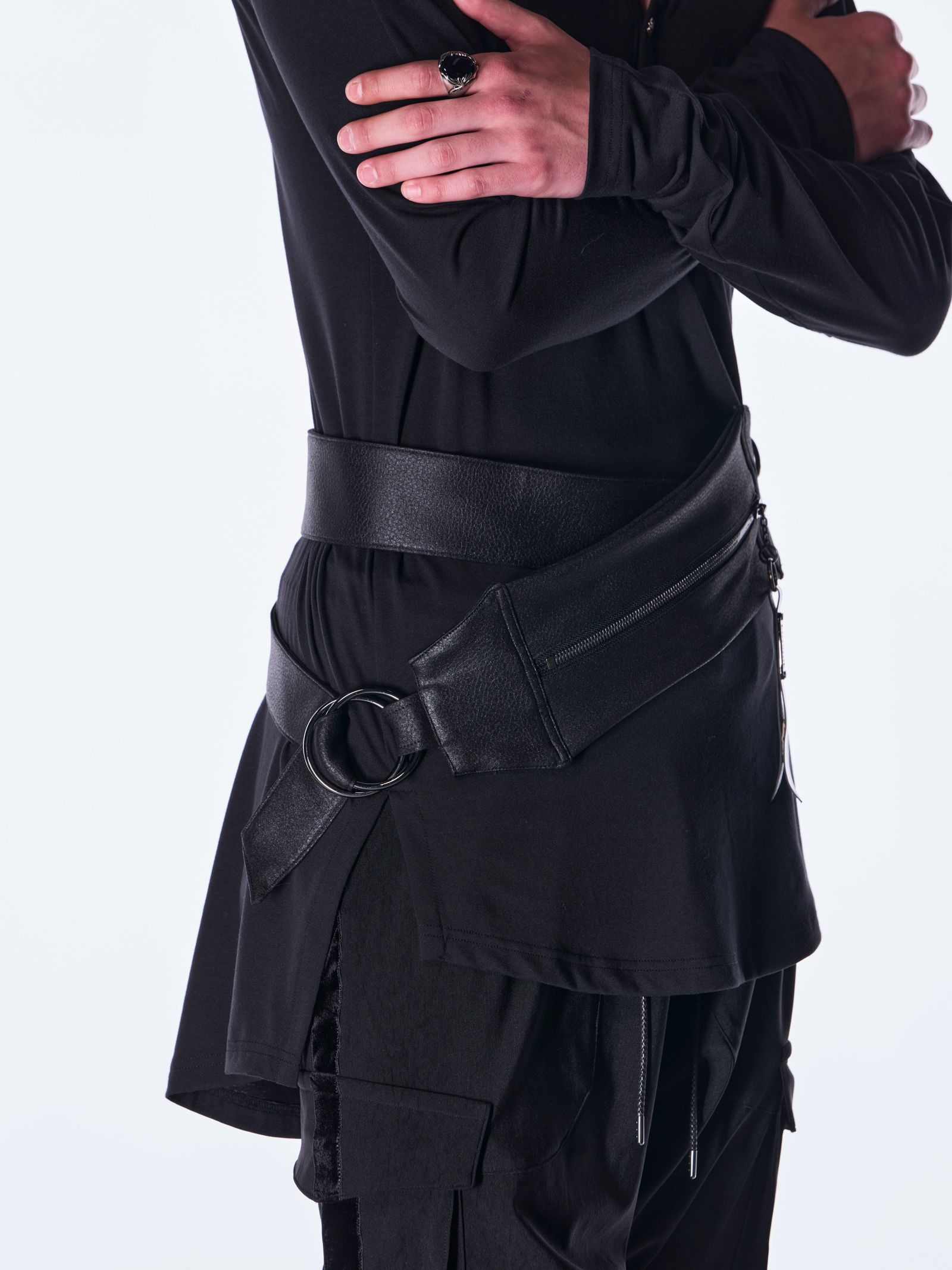 【予約品 6月29日(月) 締切】Emboss Silley Jersey Body Bag / ボディーバッグ / ブラック