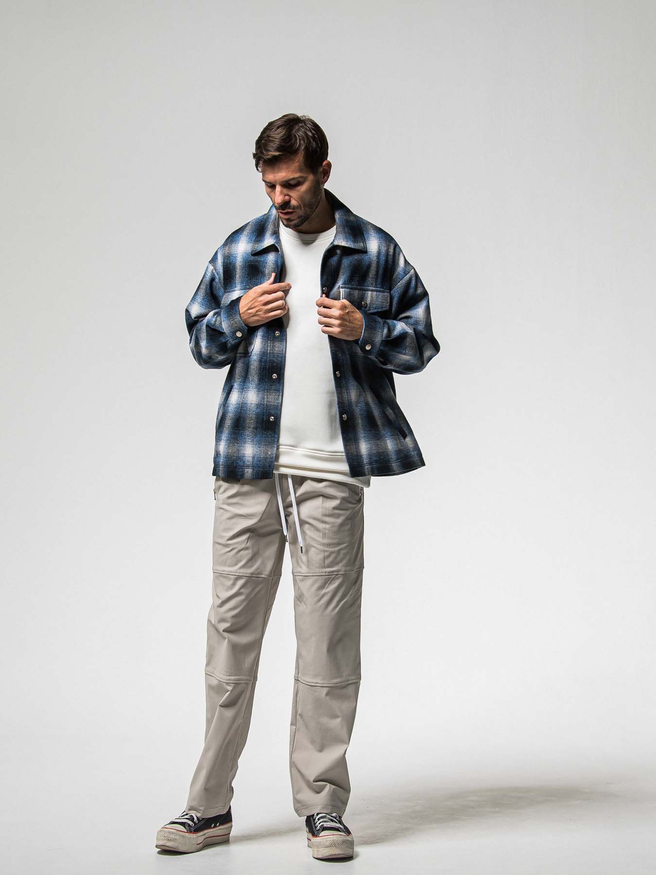 【予約品 8月31日(日) 締切】FRIDAY STANDARD LOGO VEROURS FLEECE TRAINER / FRIDAYコラボ スタンダードロゴ ベロアフリース トレーナー / ホワイト