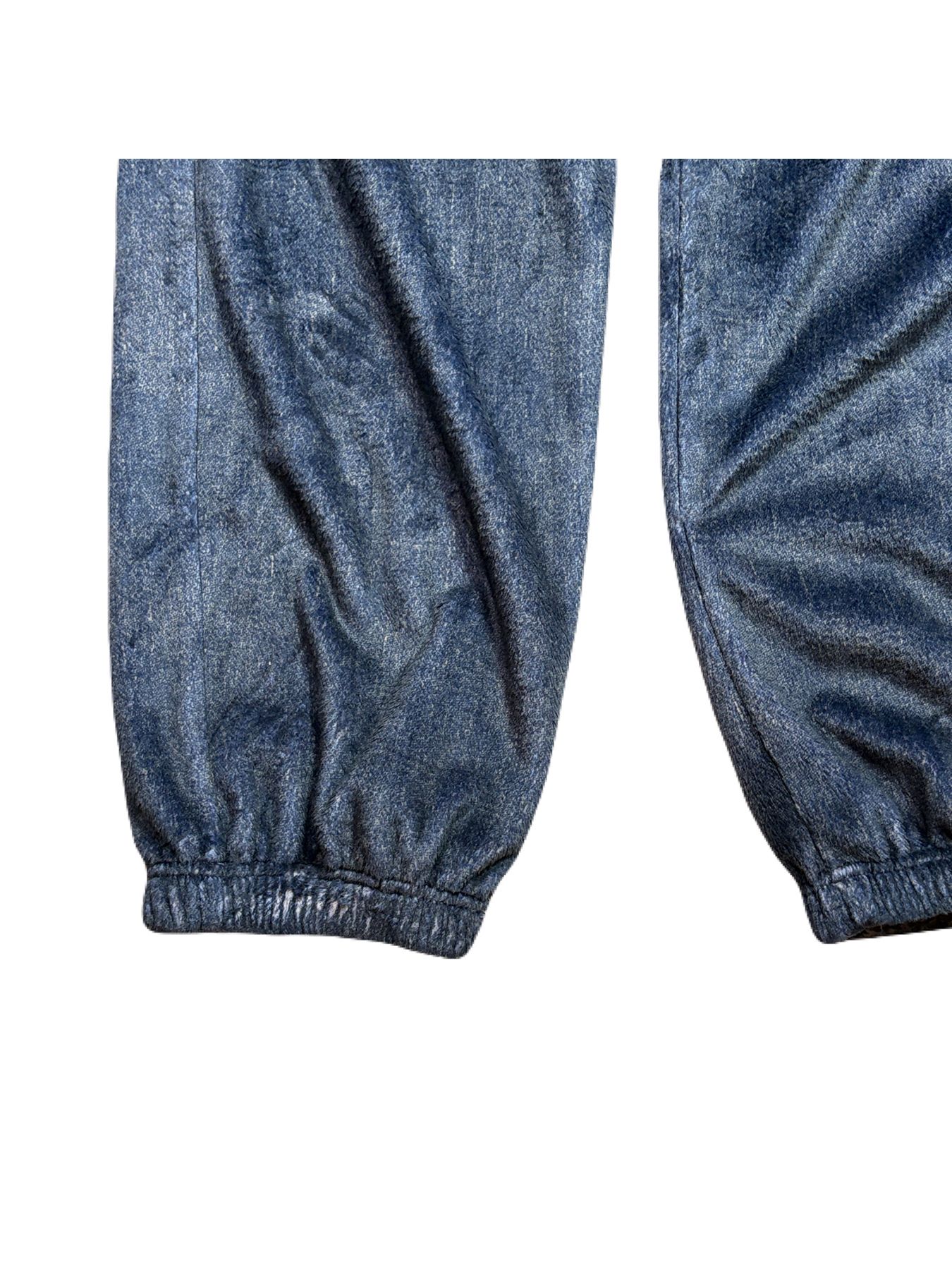 【予約品 3月9日(月) 18:00 締切】FLEECE DENIM PANTS / デニムプリント フリース イージーパンツ / ブルー