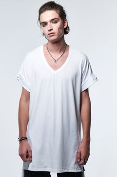 《予約品》 FlareV-T-Shirt / ホワイト 【kiryuyrik】 2023年4月以降入荷予定