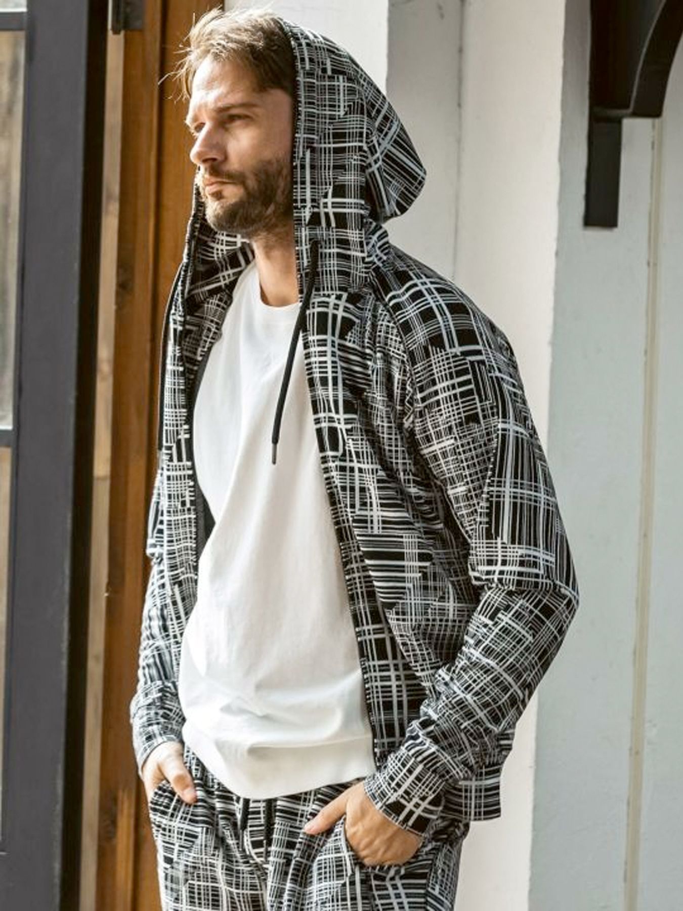 ジオメトリックジップアップパーカー / ブラック