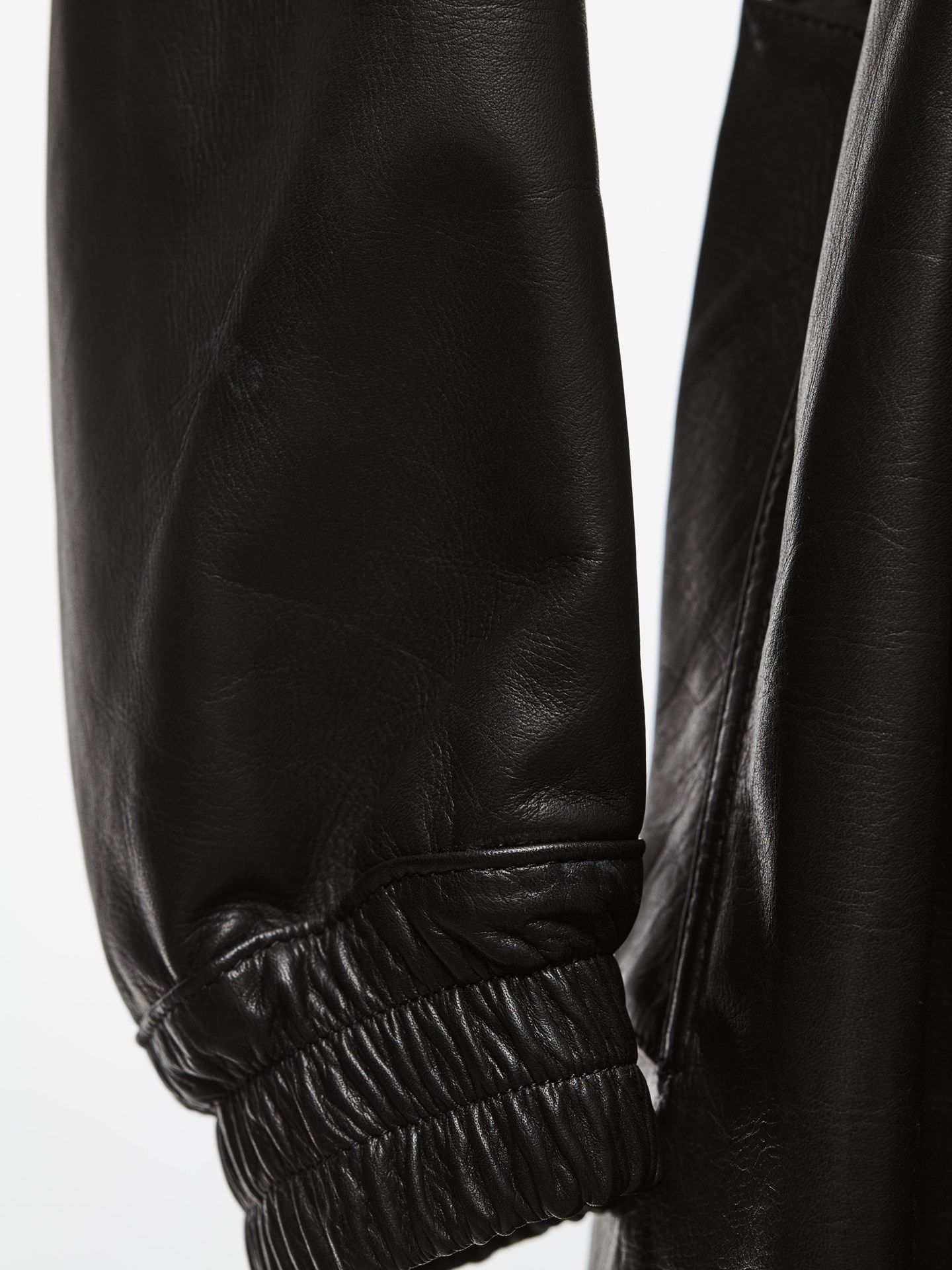 《予約品》 LeatherDrapeHoodie / レザーフードジャケット / ブラック 【THE ONENESS】