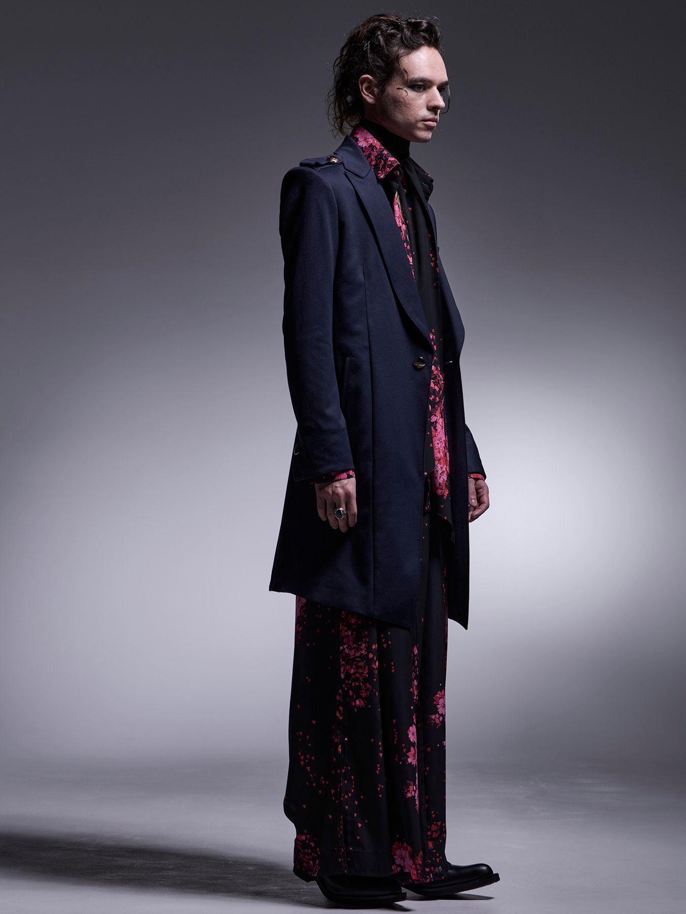 【予約品 7月13日(日) 締切】Epaulet Peaked Long Jacket / エポーレット ピークドラペル ロングジャケット / ネイビー