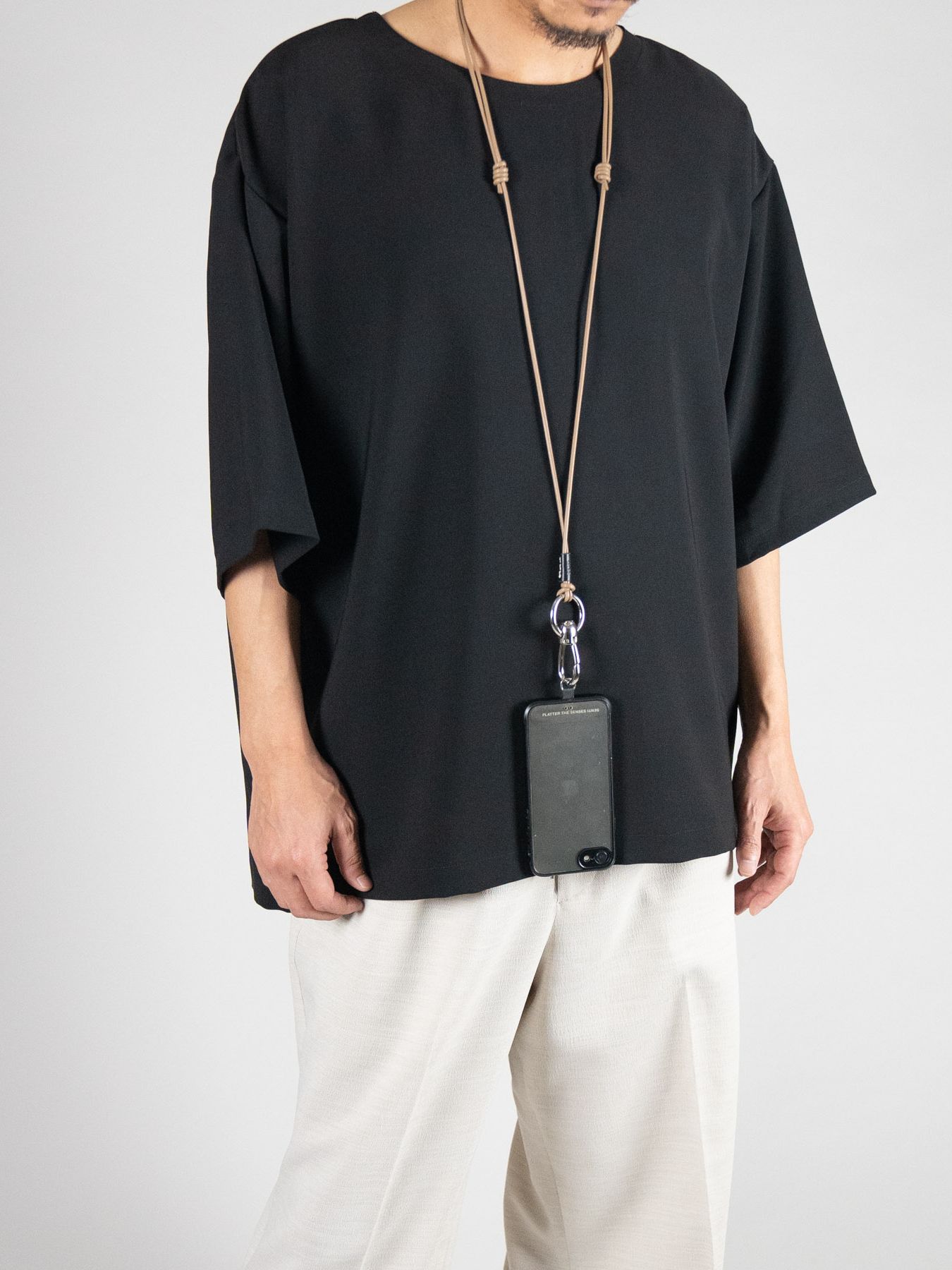 《予約品》 HOOK CARABINER LEATHER STRAP / フック式ネックストラップ / キャメル 【Iroquois.SENTI】