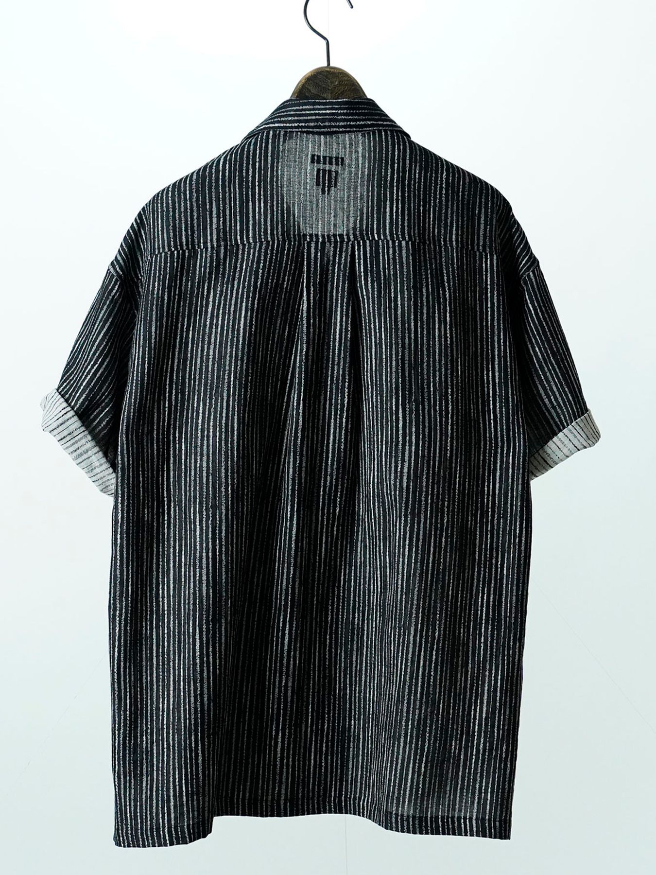 【予約品 11月9日(月) 締切】WAVESTRIPESHIRT / ジャガードストライプシャツ / ブラック
