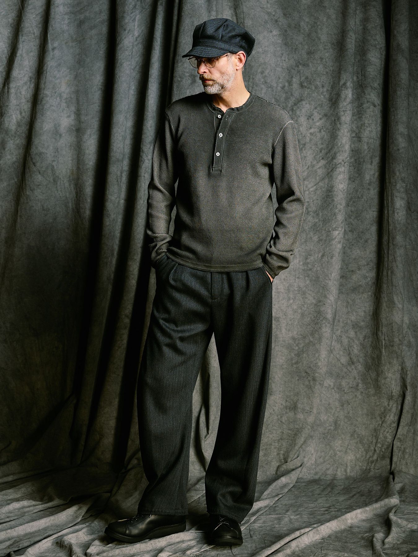 【予約品 4月19日(日) 18時締切】venetian stripe wide banana slacks / ヴェネツィアン ストライプ ワイドバナナスラックス / チャコール