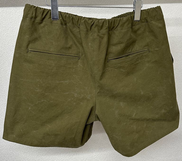 《予約品3月3日18：00締め》 PAT SHORTS / ベルト付きショーツ / カーキ
