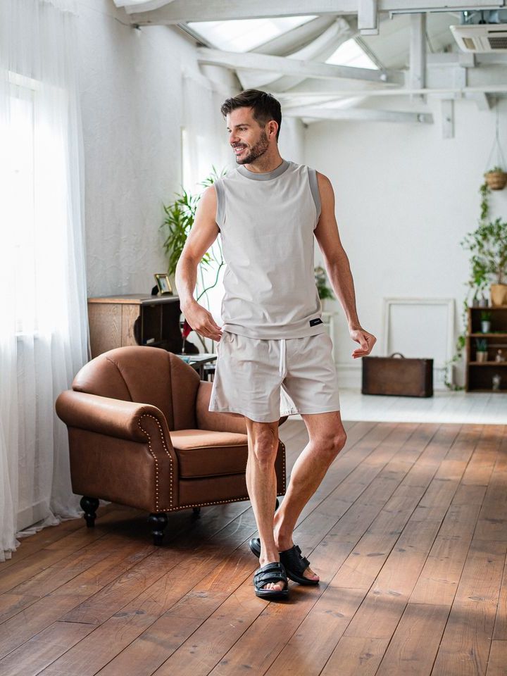 《予約品3月3日18：00締め》 HOME  NYLON NO SLEEVE / ノースリーブ / グレージュ