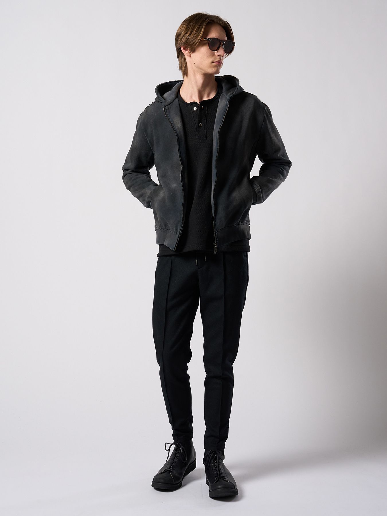 【予約品 4月19日(日) 18時締切】comfort pin-tuck slim slacks / コンフォート ピンタック スリムスラックス / ブラック