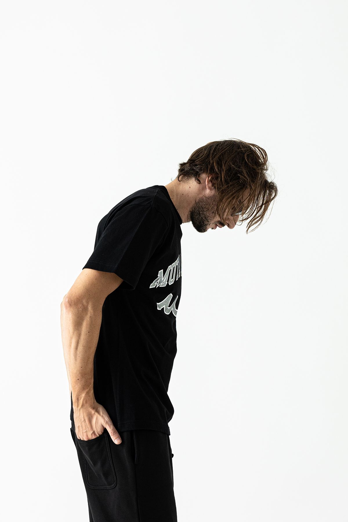 muta College Logo Tee /  ブラック  【Acanthus×muta】