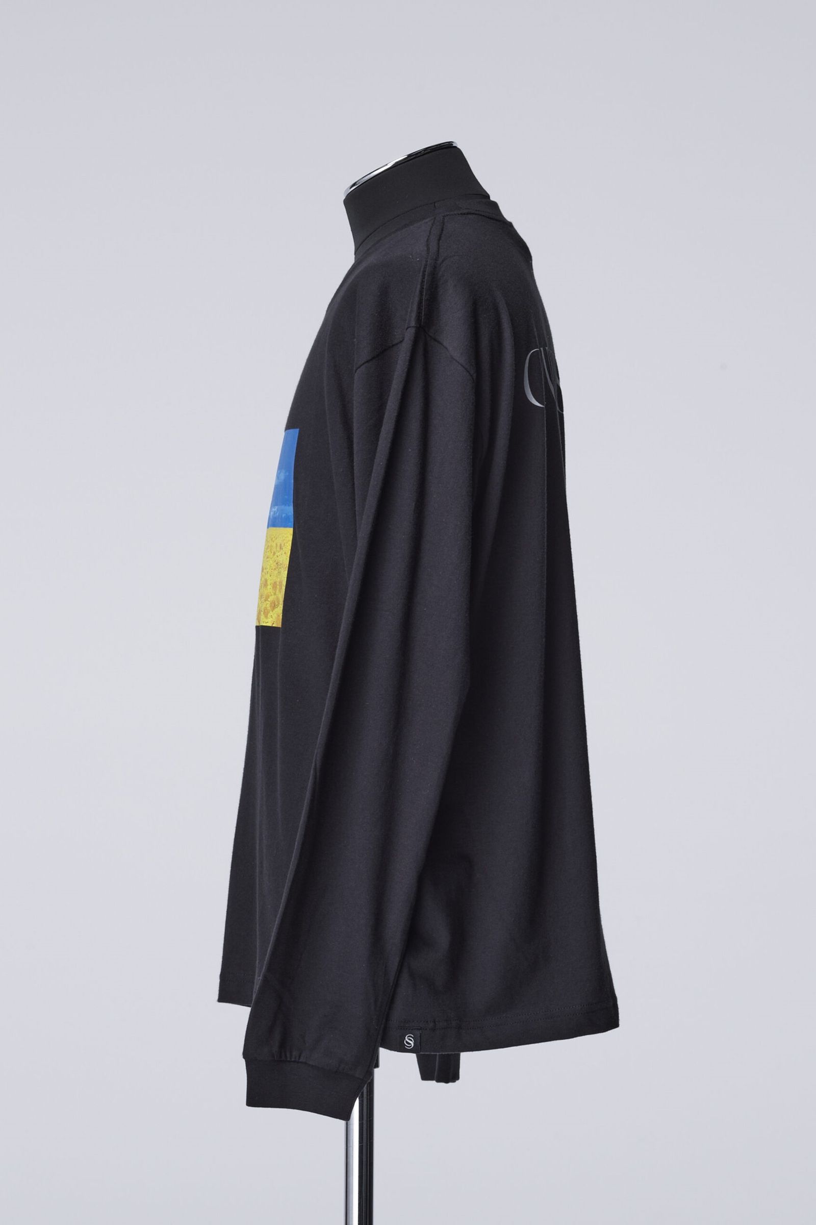 UKRAINE-CharityLongSleevesT-Shirt / ブラック 【THE ONENESS】