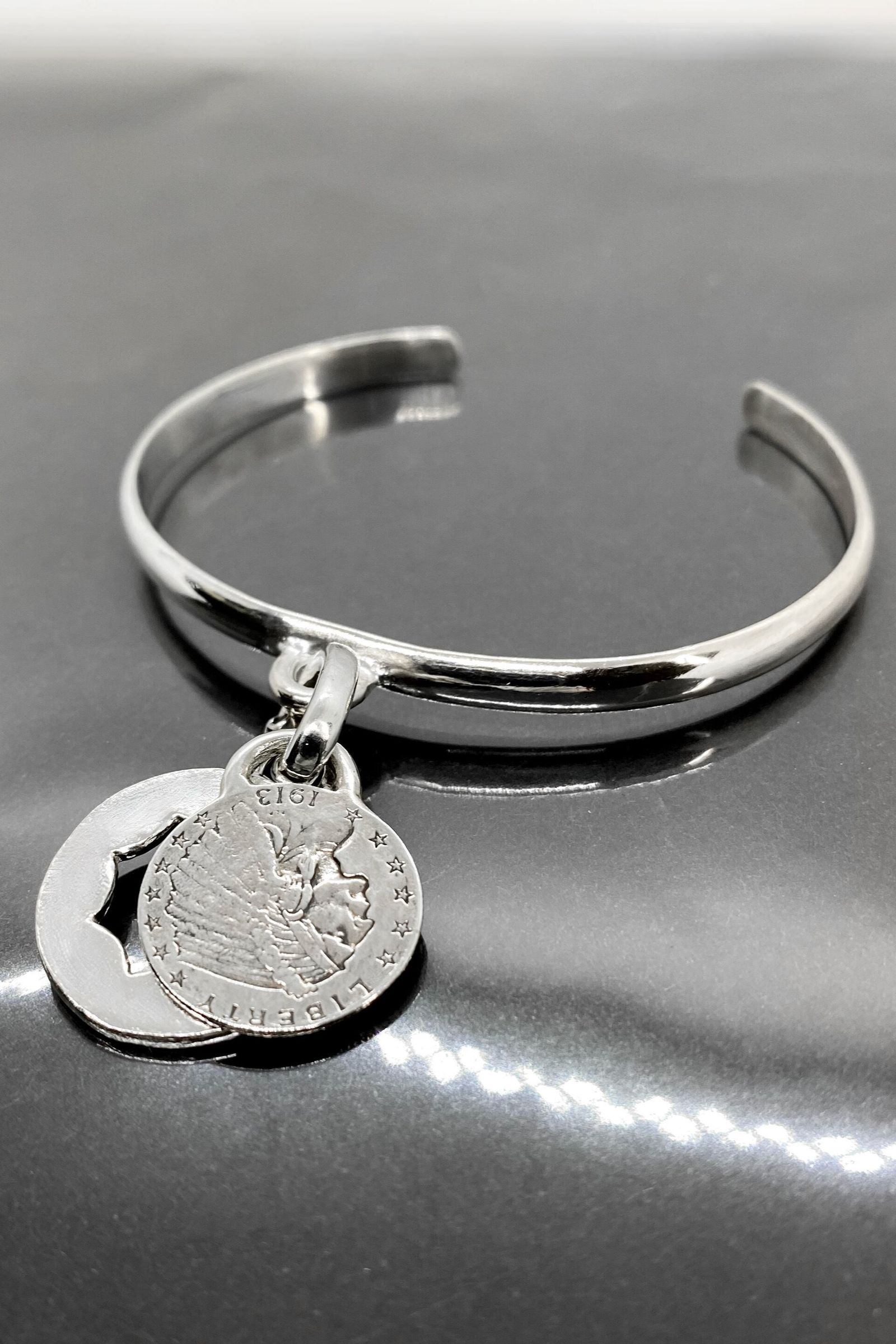 《受注生産》 BANGLE BRACELET [CUT OUT FLOWER with COIN] LOGO バングル 【GOD SIZE】 注文から3～4週間後入荷予定