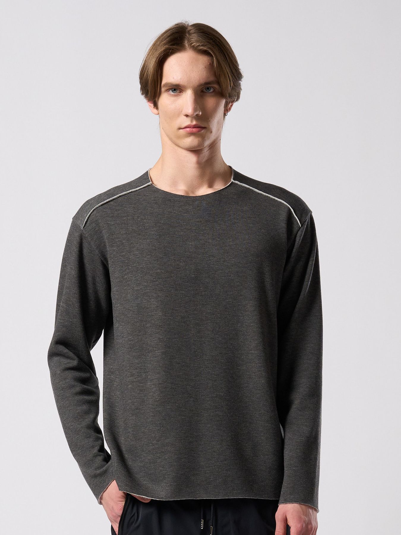 【予約品 4月19日(日) 18時締切】back boa cut-off crew / バックボア カットオフ クルーネック/ チャコール