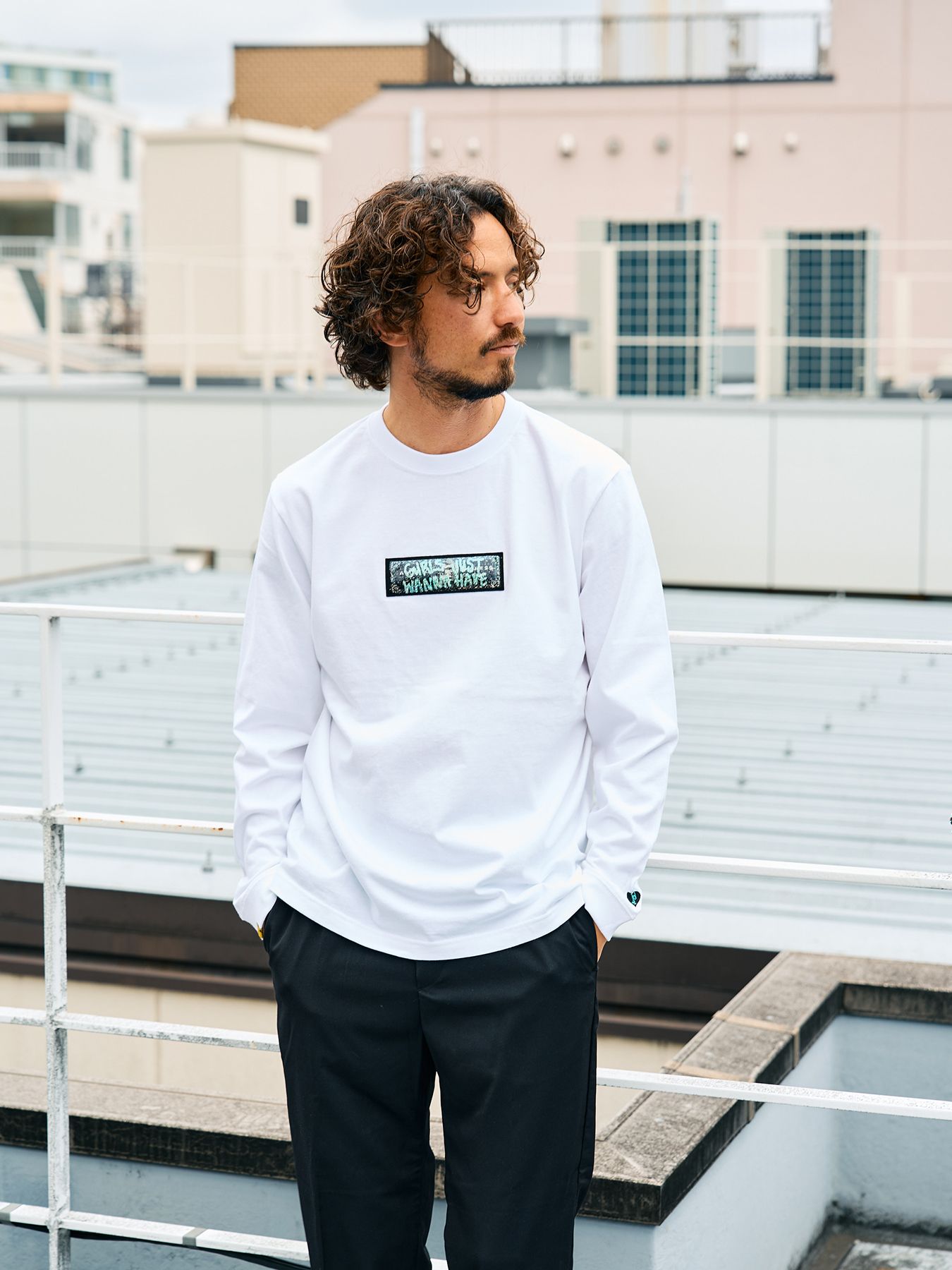 【予約品 5月8日(木) AM10時 締切】 5.6ozコットン天竺 スターグラムハート＆シークインLS Tシャツ / ホワイト