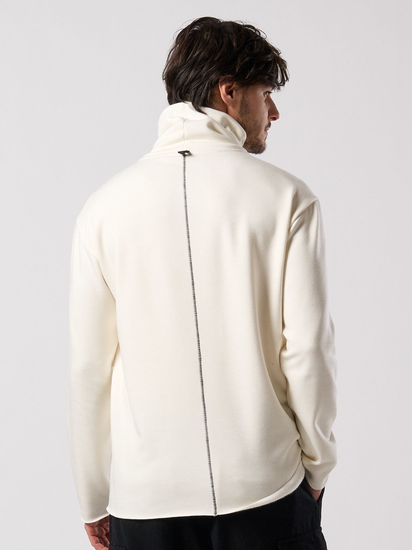 【予約品 4月19日(日) 18時締切】back boa cut-off highneck / バックボア カットオフ ハイネック/ ホワイト