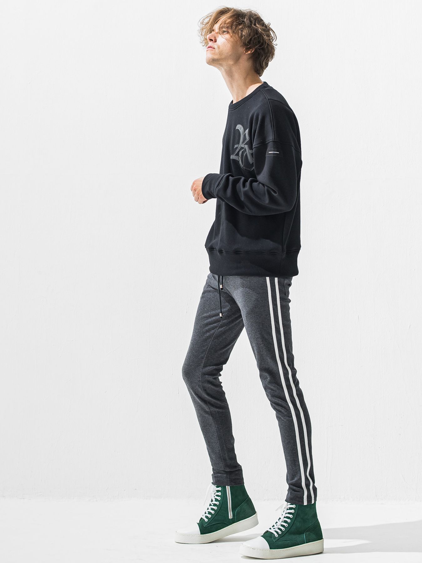 【予約品 9月6日(日) 締切】RC VELOURS FLEECE DROP TRAINER / RCレザーワッペン 裏起毛 ルーズトレーナー / ブラック