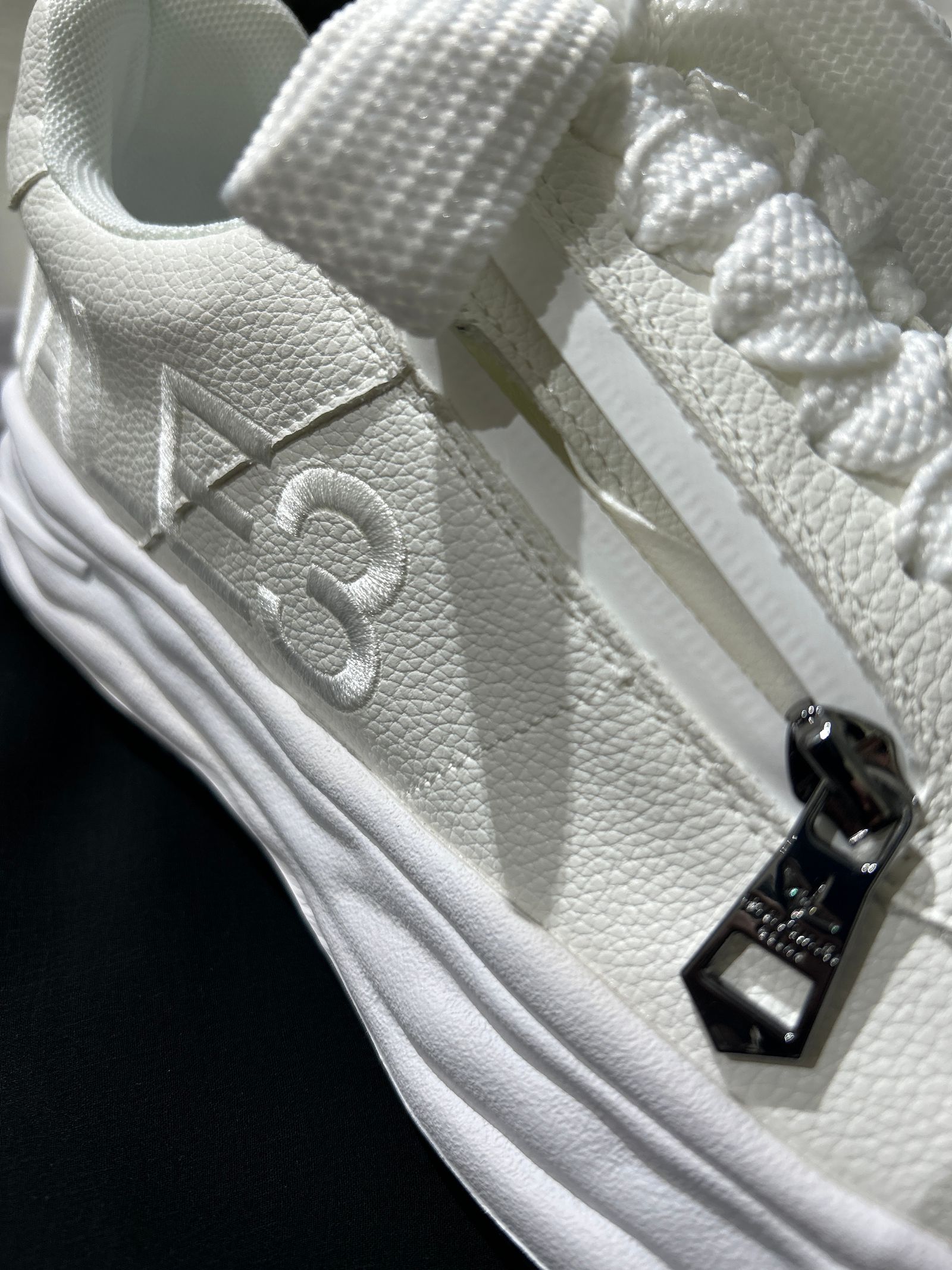 DISTORTED SOLE スニーカー / ホワイトUSX-26008