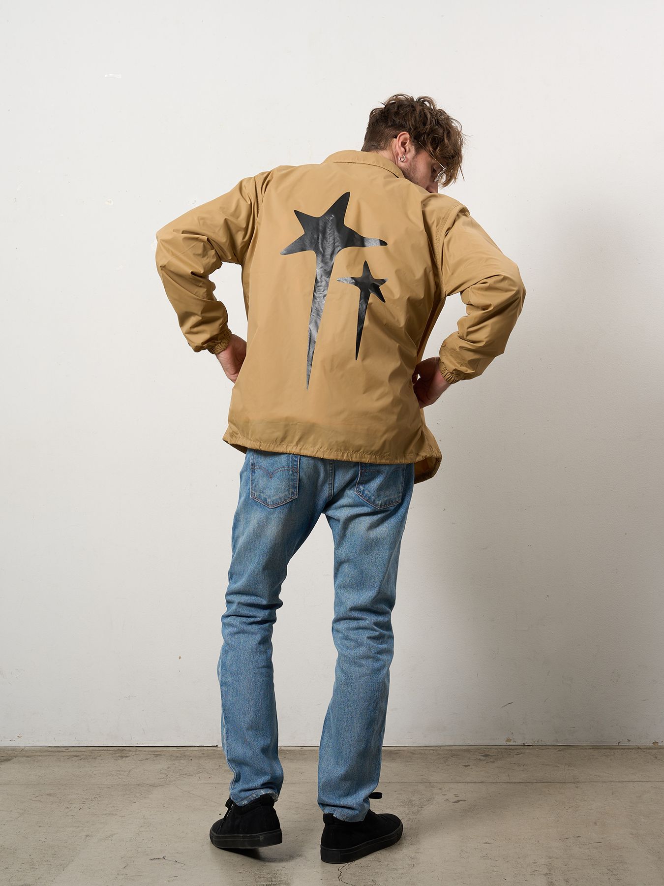 【予約品 10月16日(木) 締切】STYLE STYLE ドリップスタークロスパッチ ナイロン コーチジャ オーセンティックパイル ウェービーロゴ スマイル ケット / カーキ