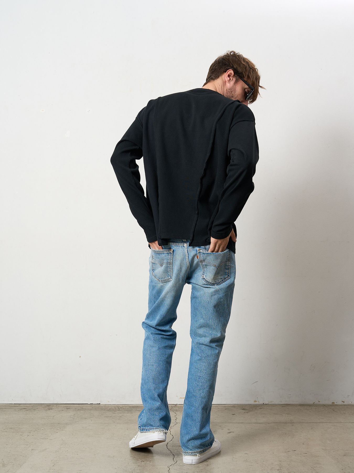 【予約品 5月8日(木) AM10時 締切】 3MIXレイヤードカットオフ モザイクプリント LS ワイドシルエットTシャツ / ブラック