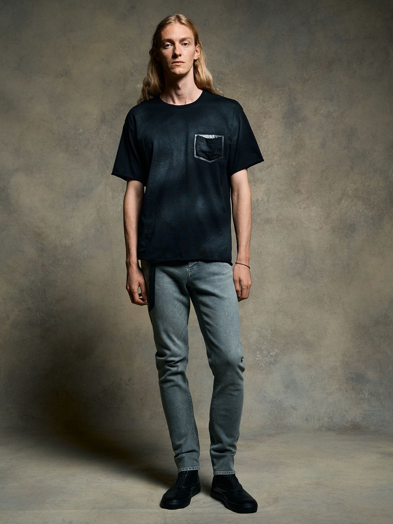 【予約品 9月23日(火) 締切】spray dye leather pocket-T / スプレーダイ レザーポケットTシャツ / ブラック×シルバー