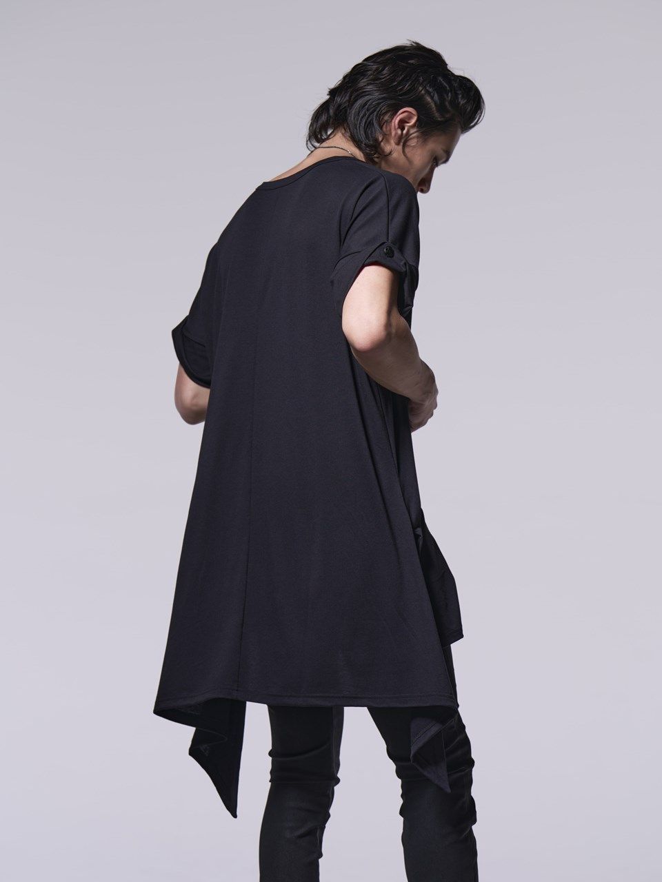 《予約品》  Flare V-Neck T-Shirt / VネックTシャツ / ブラック