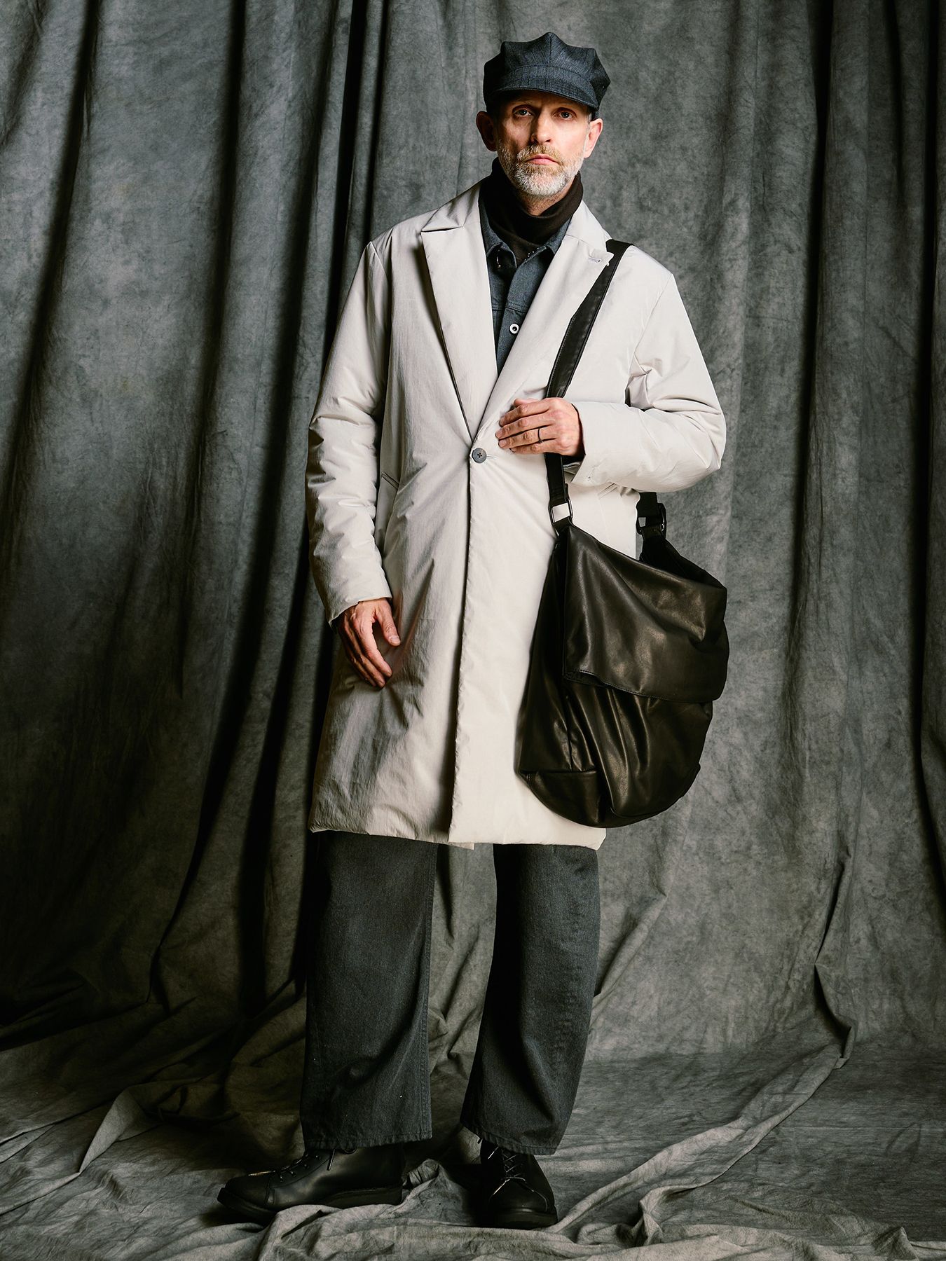 【予約品 4月19日(日) 18時締切】leather shoulder bag / カウレザーショルダーバッグ / ブラック