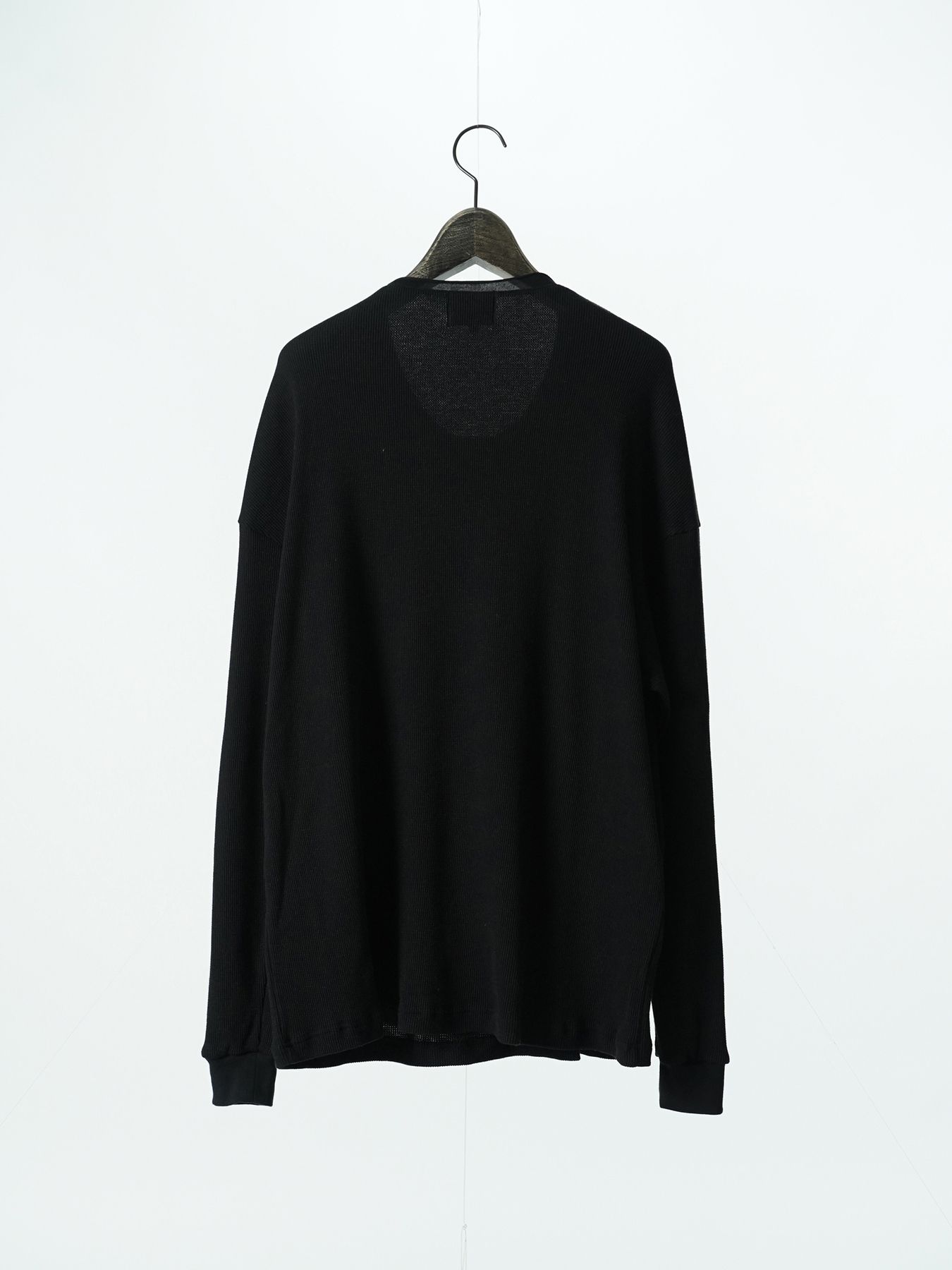 【予約品 5月27日(水) 締切】WOOLTHERMAL-TEE embroidery / アイコン刺繍 ローリングネックTシャツ / ブラック
