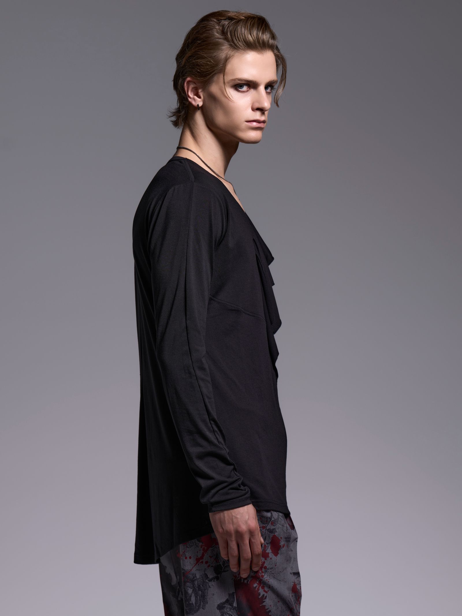 【予約品 1月4日(日) 締切】W-Frill-V-Neck-T / ダブルフリルTシャツ / ブラック