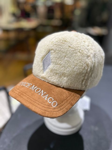 ムートンファー刺繍入りBB CAP ベージュホワイト×キャメル【 backside club 】バックサイドクラブ