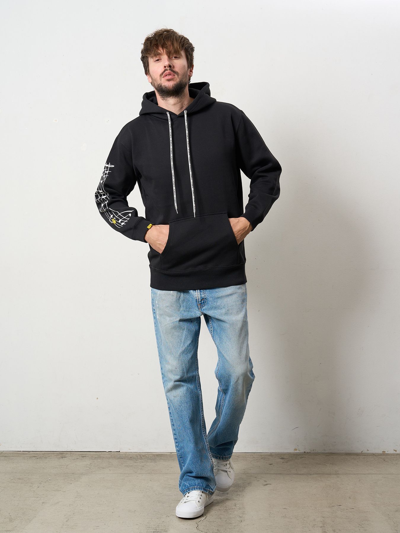 【予約品 5月8日(木) AM10時 締切】 TC裏毛起毛 リリックリボン&MUSICプリントハートサガラパッチワーク プルオーバー パーカー / ブラック