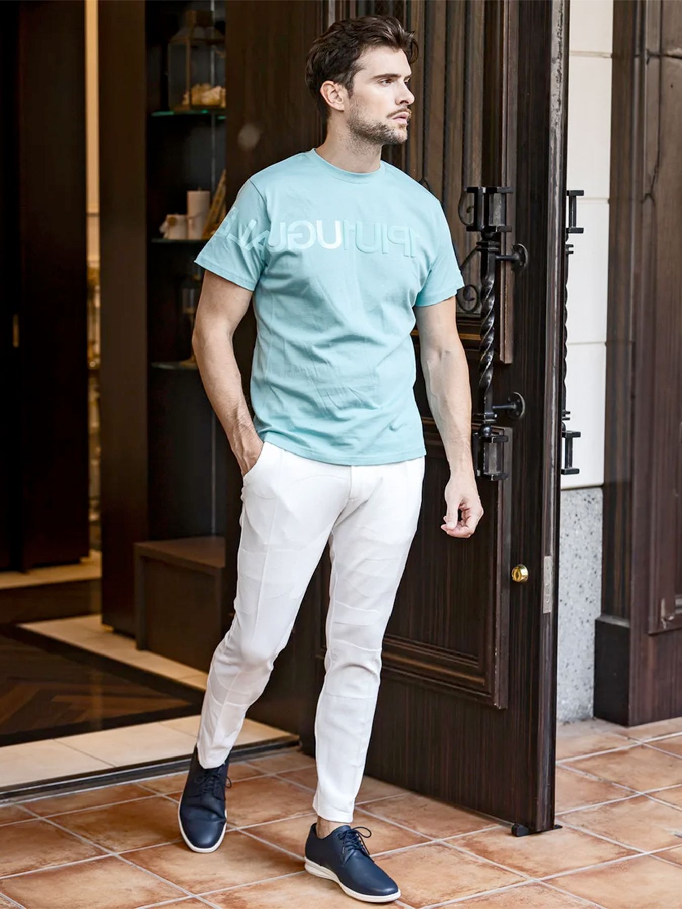 1PIU1UGUALE3 RELAX - ビッグロゴインバーテッドTシャツ