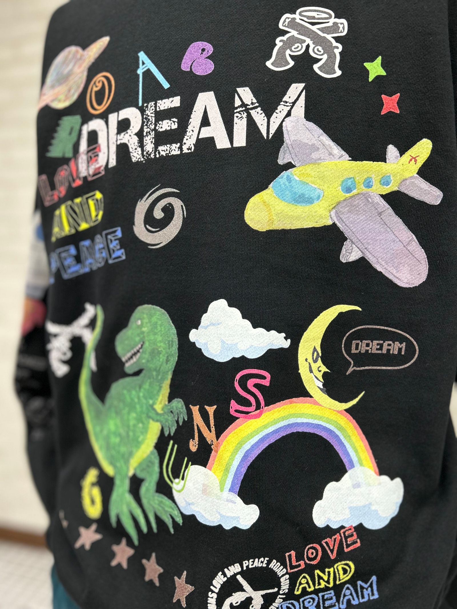 DINOSAUR CREWNECK  / スウェット / ブラック・カラフル  【roarguns 】