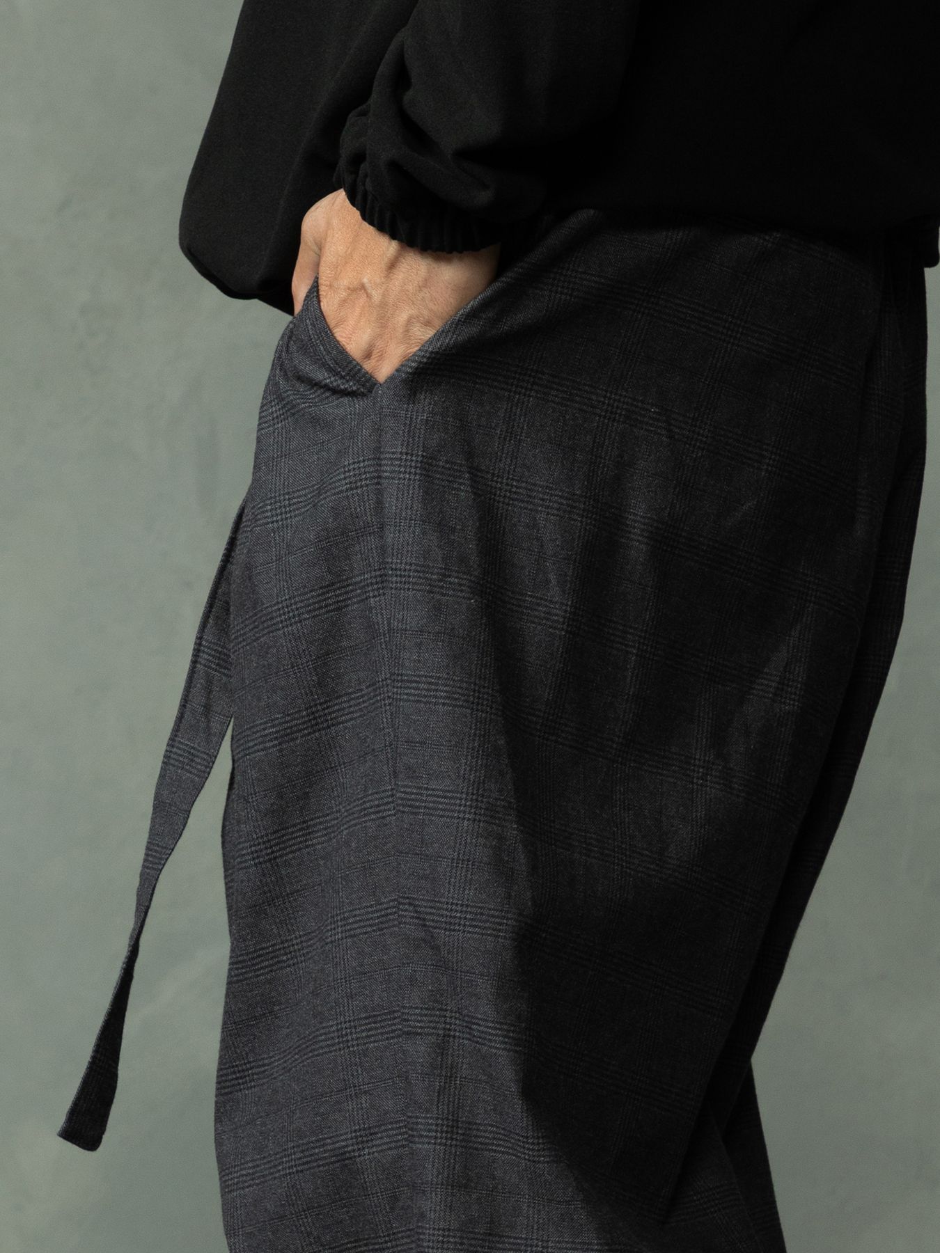 【予約品 7月5日(日) 締切】DRESSYEASE TRUSERS / ドレッシーイーズトラウザーズ / チャコール（チェック）