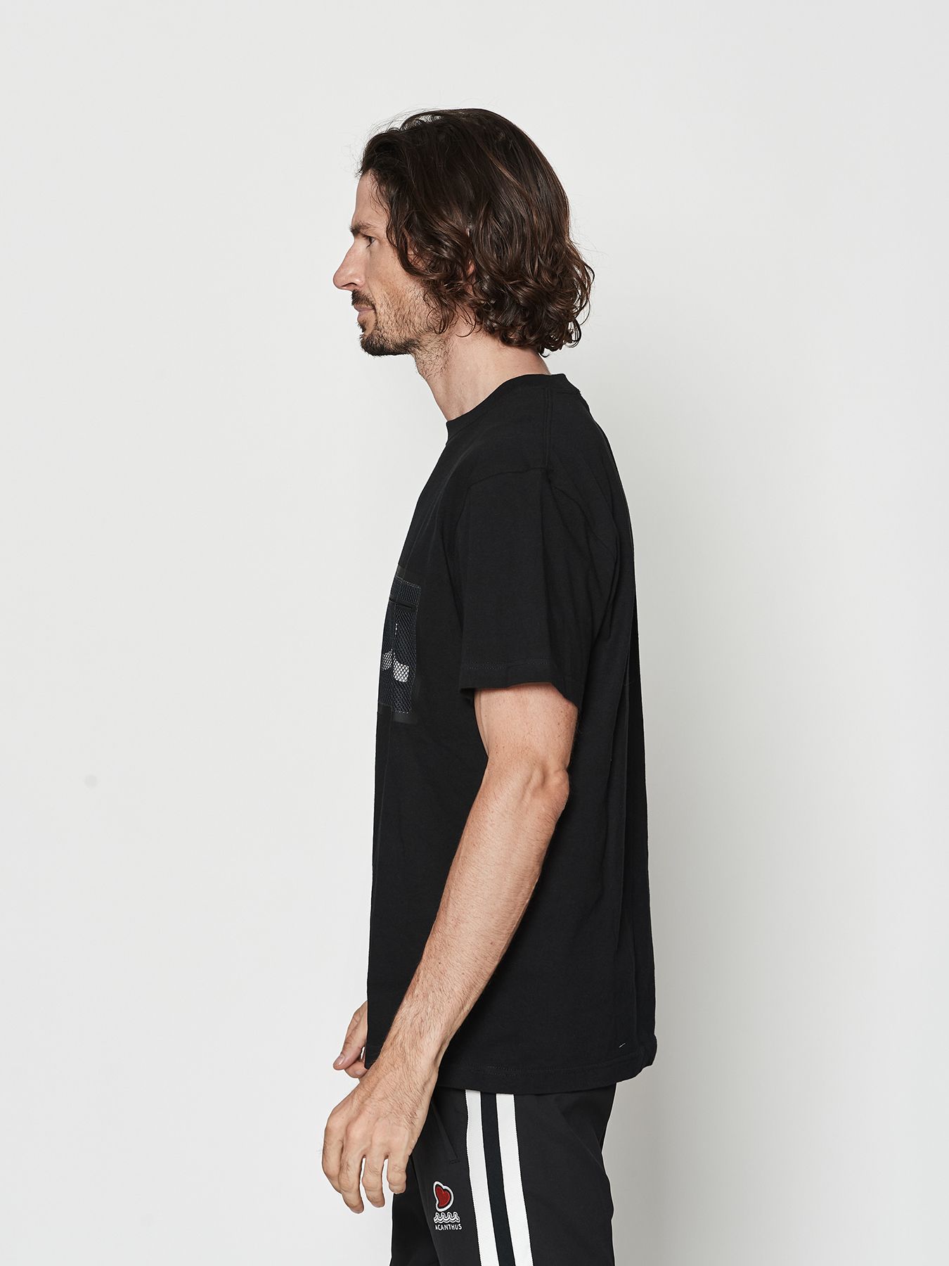 【予約品 10月9日(木) 締切】muta  Mesh Trimming Pocket Tee / Tシャツ / ブラック×ブラック【Acanthus × muta MARINE】