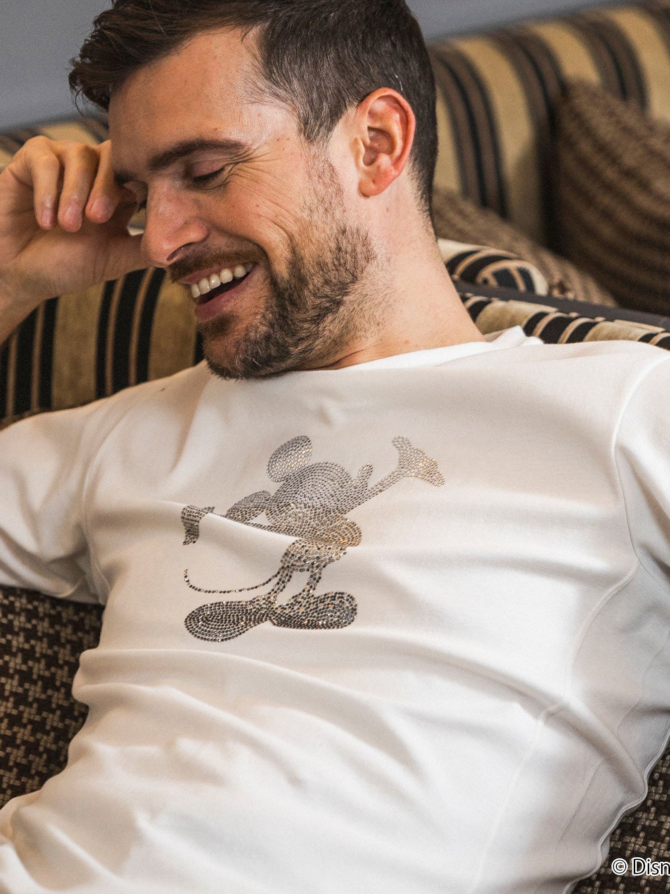 《ミッキーマウス コラボ》ラインストーンシルエット半袖Tシャツ  / ホワイト 【Disney × 1PIU1UGUALE3 RELAX】