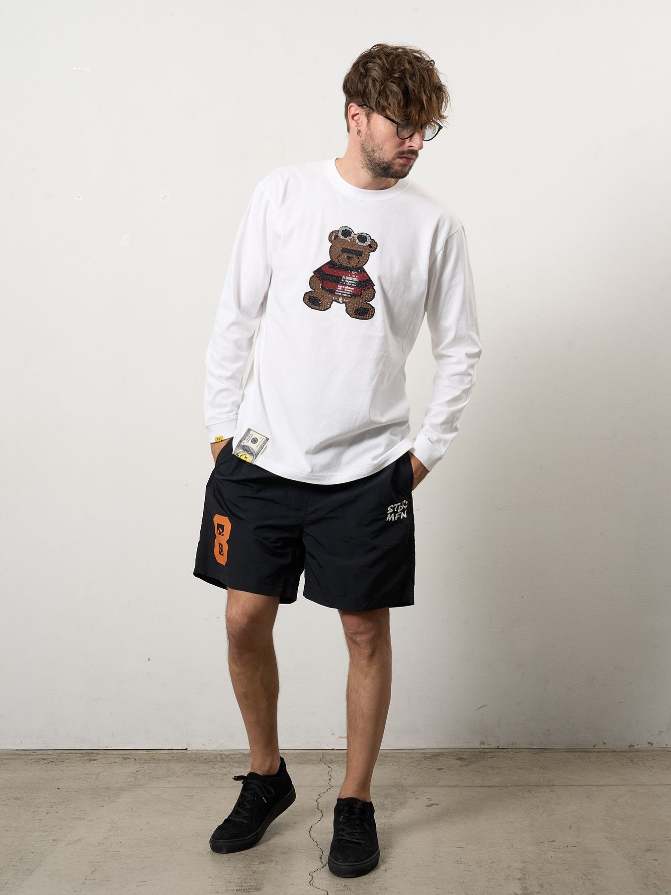 【予約品 10月16日(木) 締切】5.6ozコットン天竺 カートベアシークイン LSシャツ / ホワイト