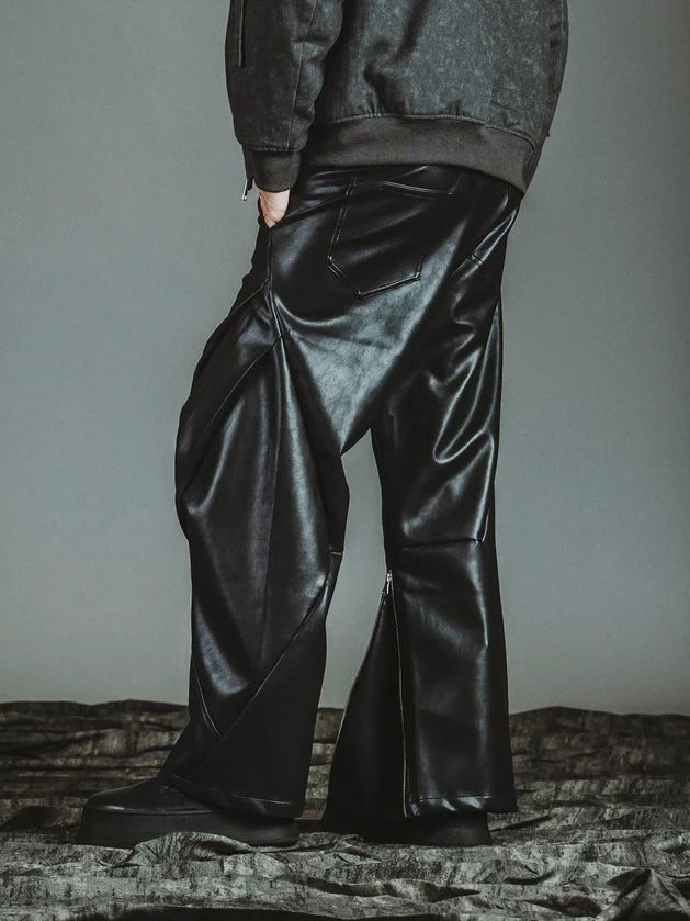 シンセティックレザーZIPフレアパンツ / ブラック【NOID.】