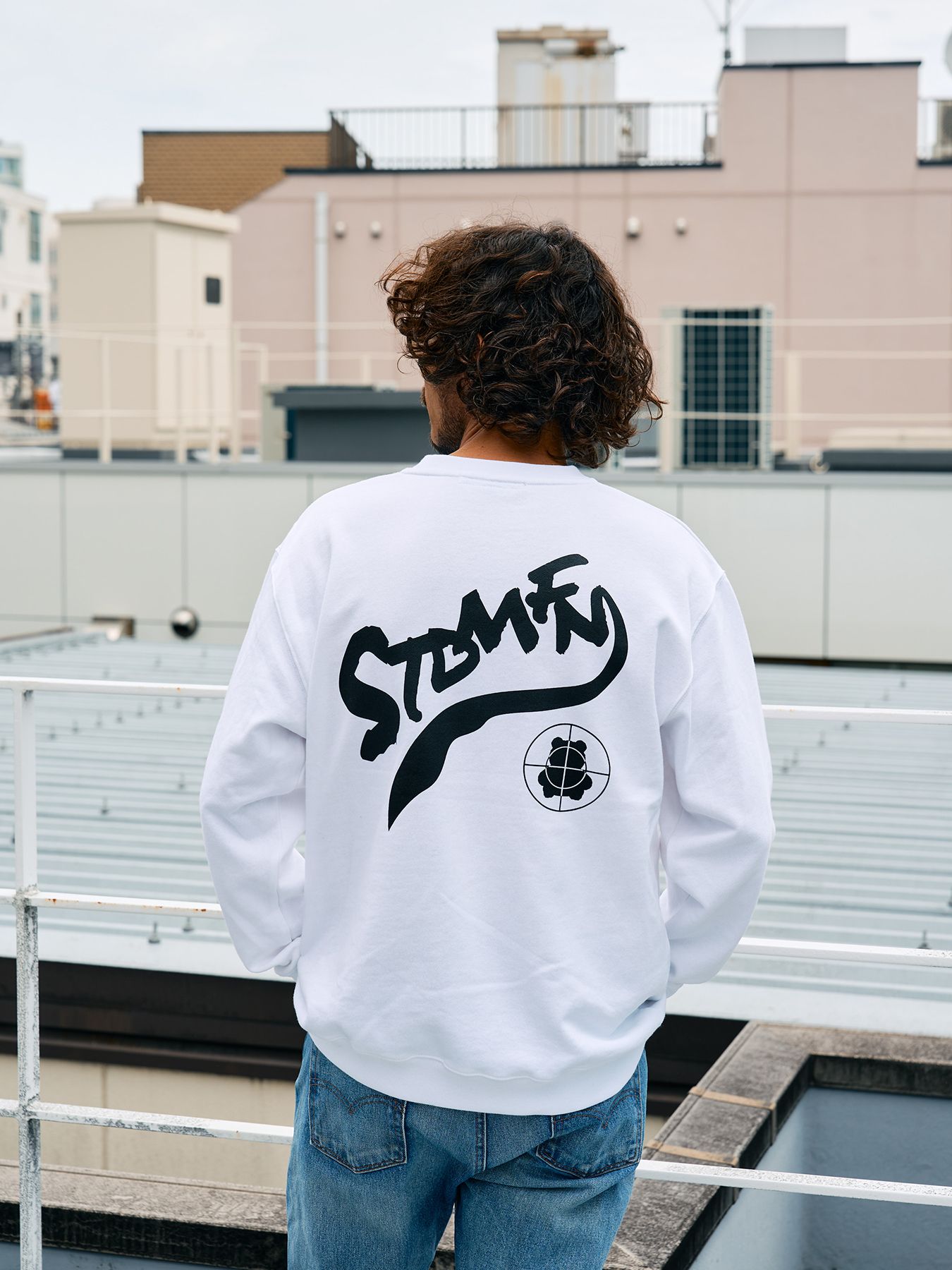 【予約品 10月16日(木) 締切】オーセンティックパイル ウェービーロゴ スマイル ケット スエットシャツ / ホワイト