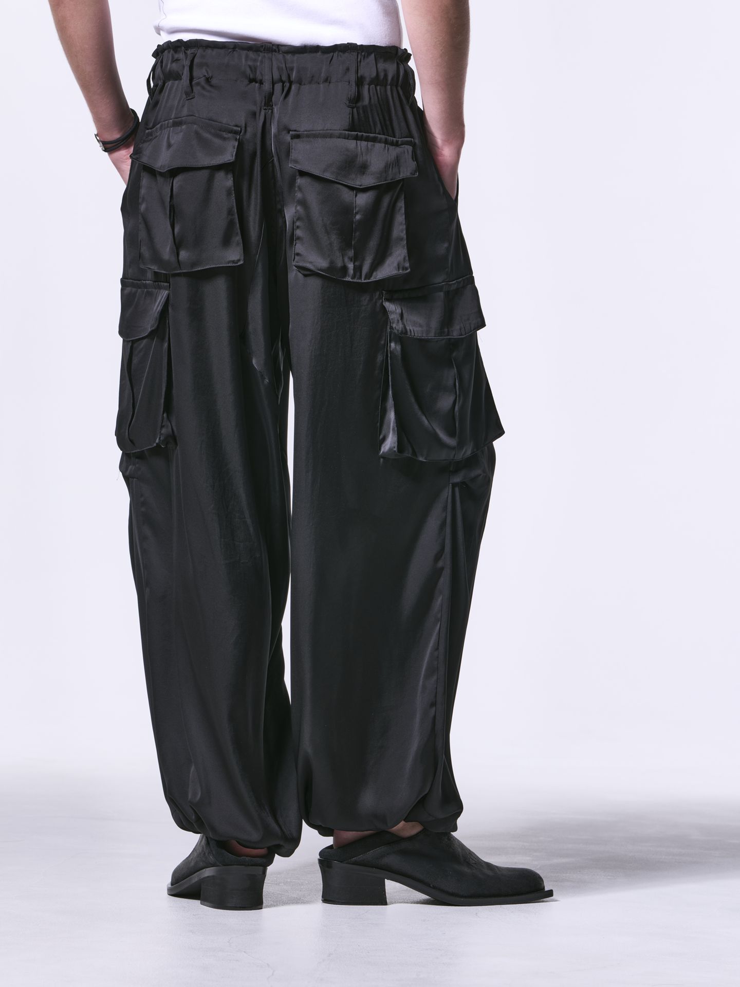 《予約品》 WideCargoPants / サテンワイドカーゴパンツ / ブラック