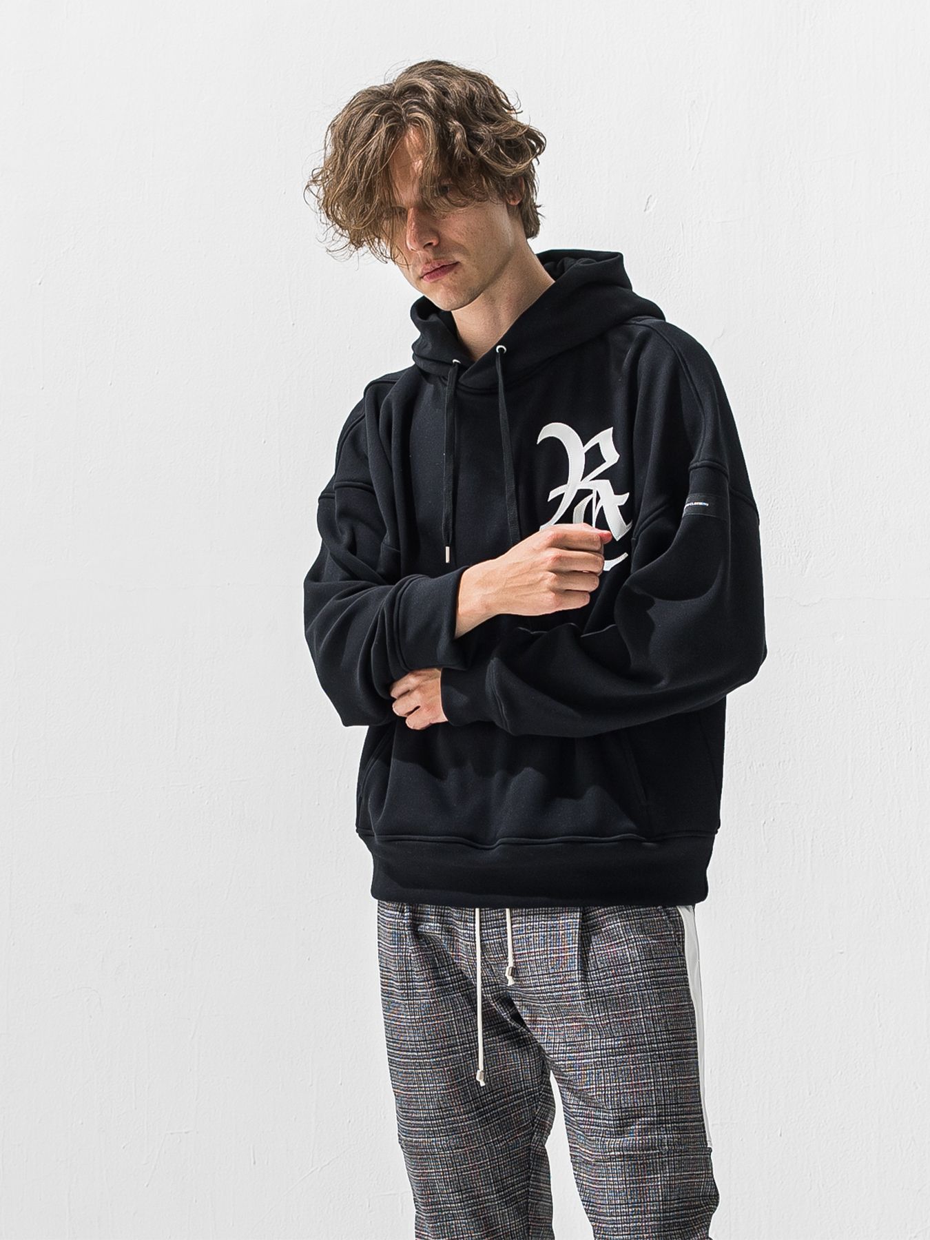【予約品 9月6日(日) 締切】RC VELOURS FLEECE HOODIE / RCレザーワッペン 裏起毛 ルーズフーディー / ブラック