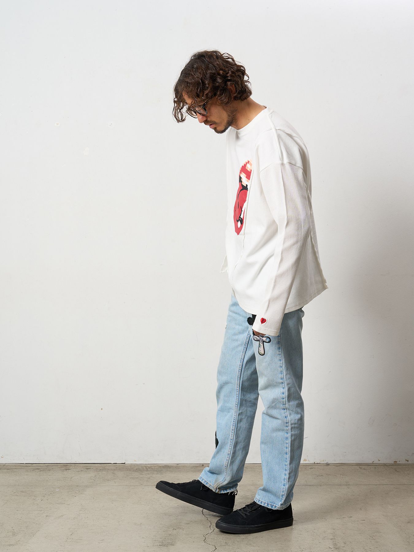 【予約品 5月8日(木) AM10時 締切】 3MIXレイヤードカットオフ モザイクプリント LS ワイドシルエットTシャツ / ホワイト