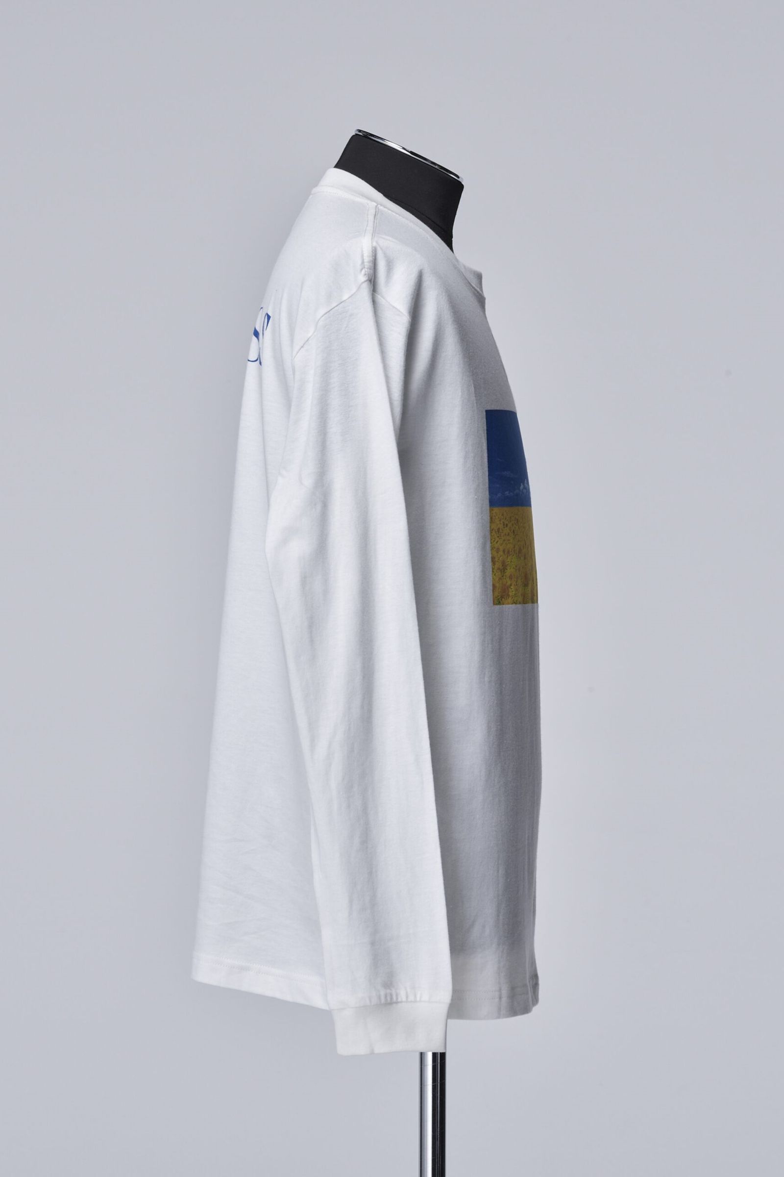 《予約》 UKRAINE-CharityLongSleevesT-Shirt / ホワイト 【THE ONENESS】 10月以降入荷予定