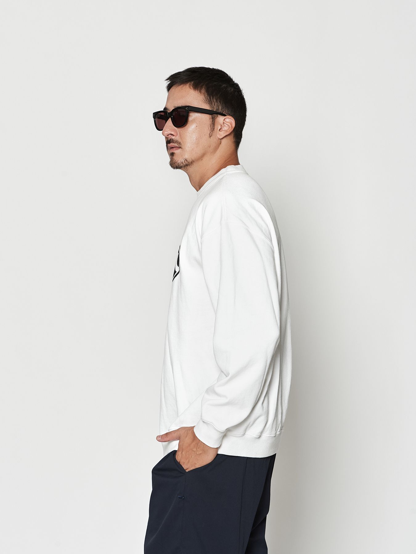 【予約品 10月9日(木) 締切】muta Aging Circle Logo Crewneck / スウェット / ホワイト【Acanthus × muta MARINE】